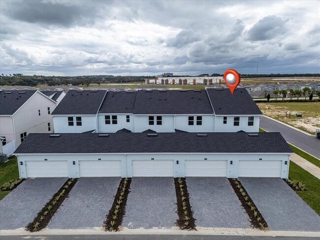 Building Photo - 1895 Pinecliff Dr