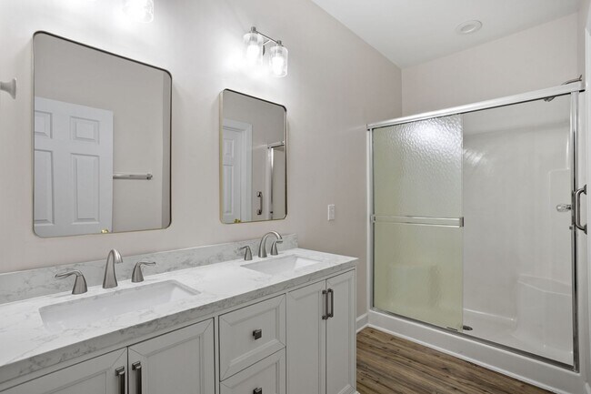 Building Photo - 3301 Philmont Dr
