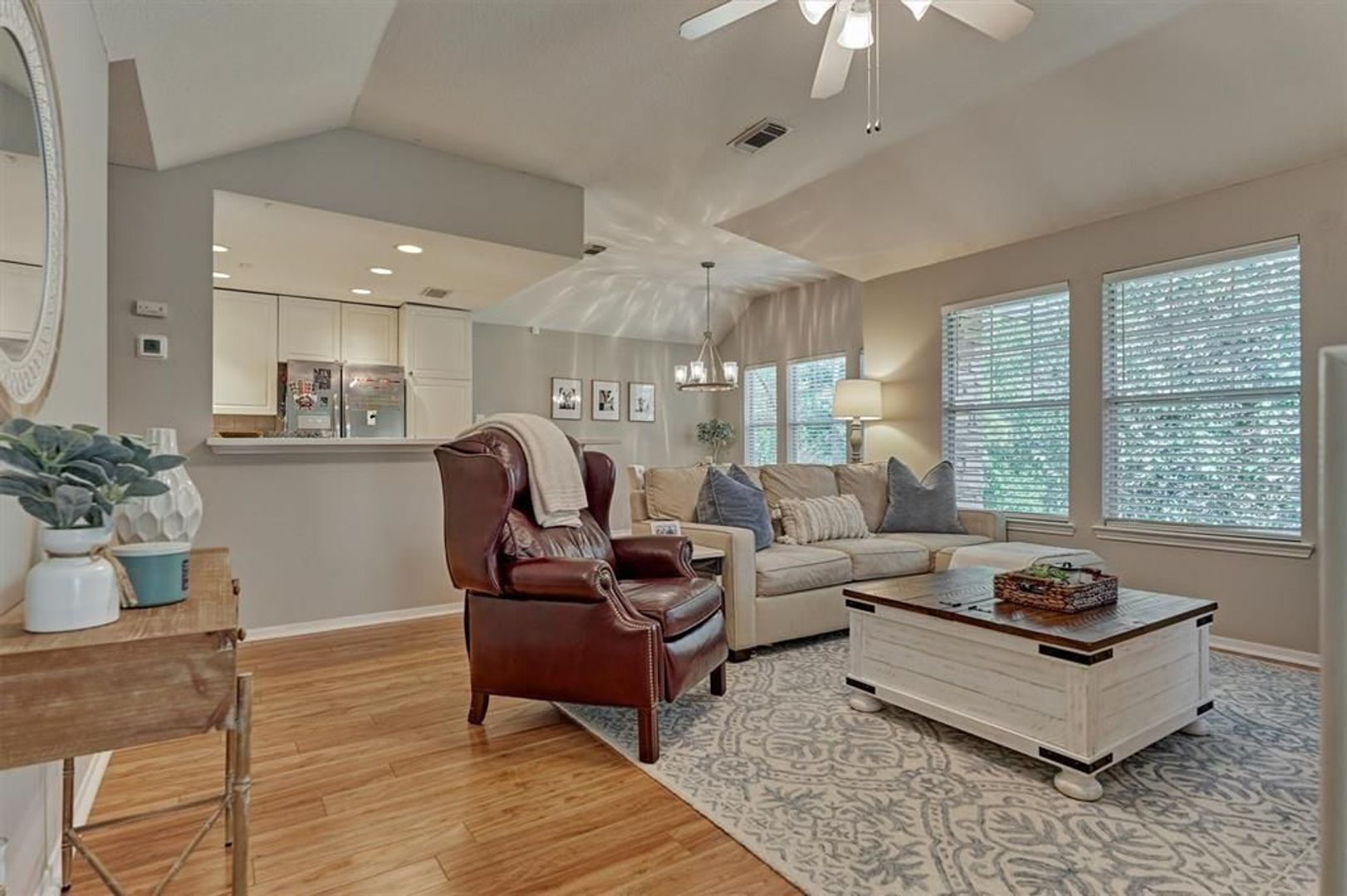 Building Photo - 87 Woodlily Pl