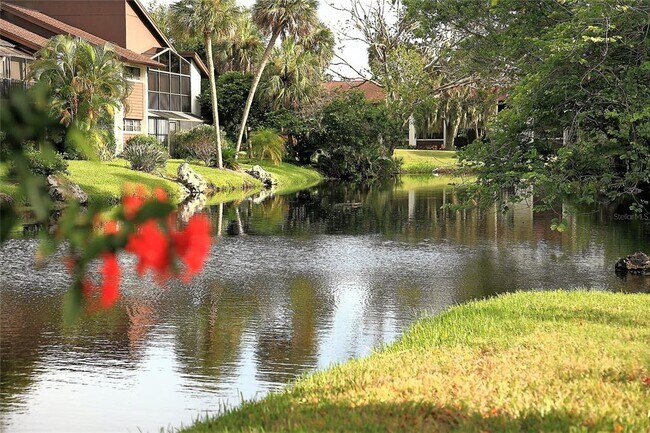 Building Photo - 6028 Oak Creek Ln