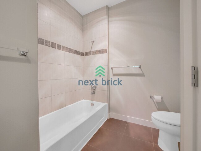 Building Photo - Beautiful 2 Bed 2 Bath for Rent with desig...