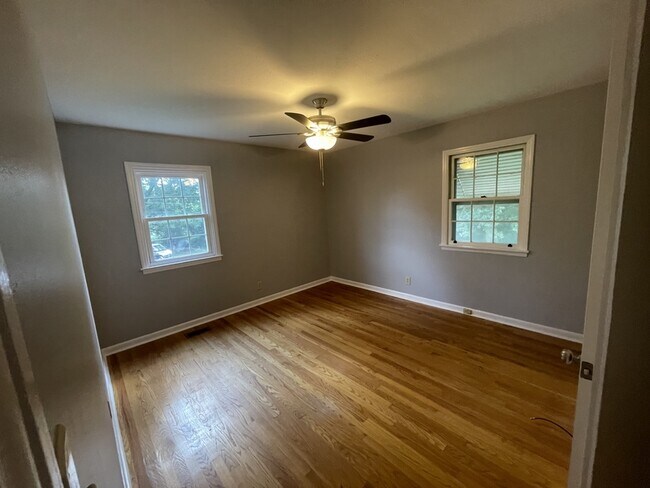Building Photo - 3309 Kavanaugh Cir NW