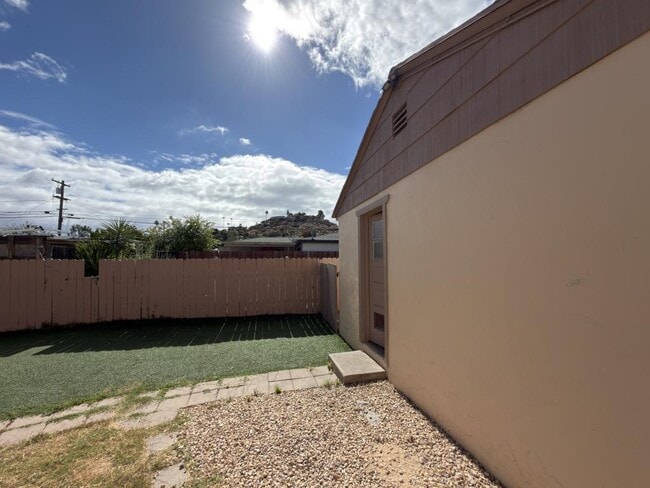 Building Photo - 986 Merritt Dr