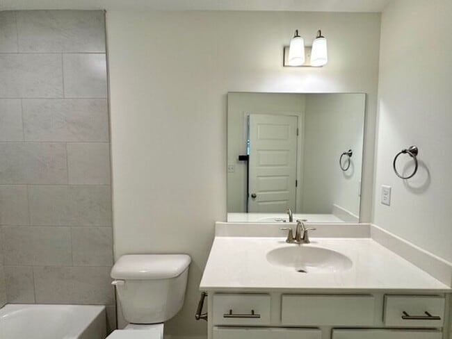 Building Photo - Move In Special! Conditions Apply. Now Lea...
