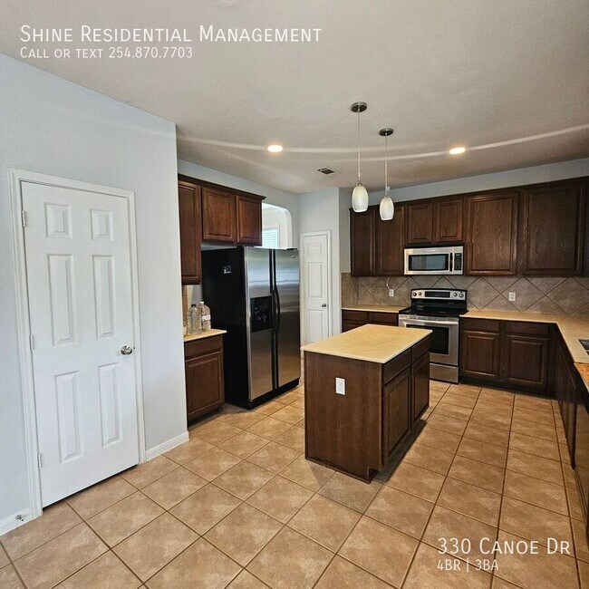 Building Photo - 330 Canoe Dr