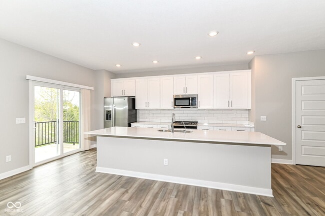 Building Photo - 6872 Sunstone Pl