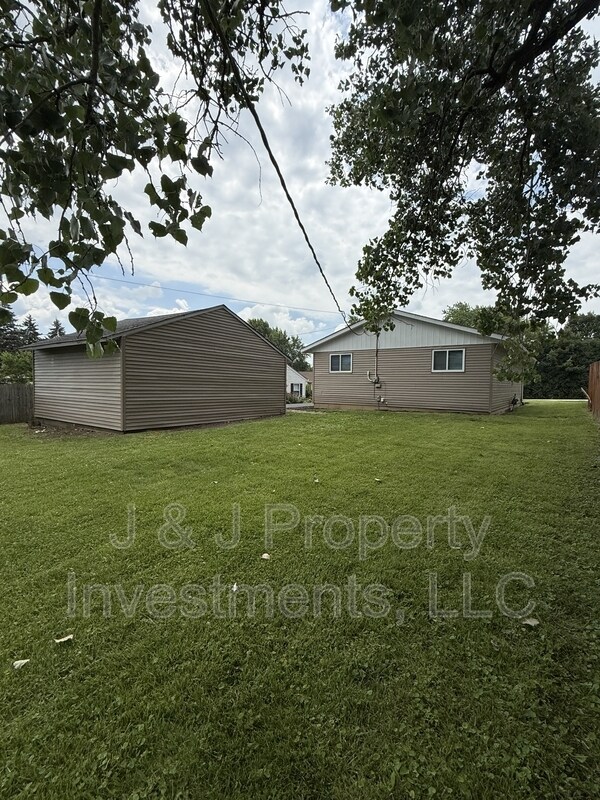 Building Photo - 283 Hazelwood Dr