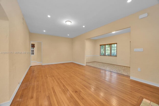 Building Photo - 46 Montilla Ave