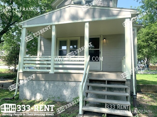 Building Photo - Charming 2-story House in West Plaza!