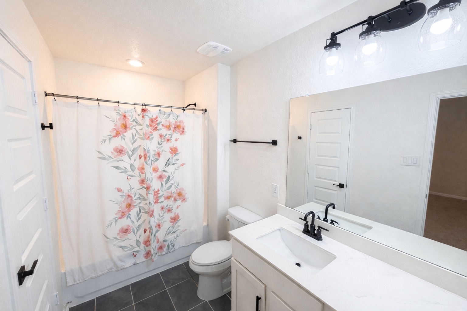 Bath 2 - 708 Yellow Ribbon Trl