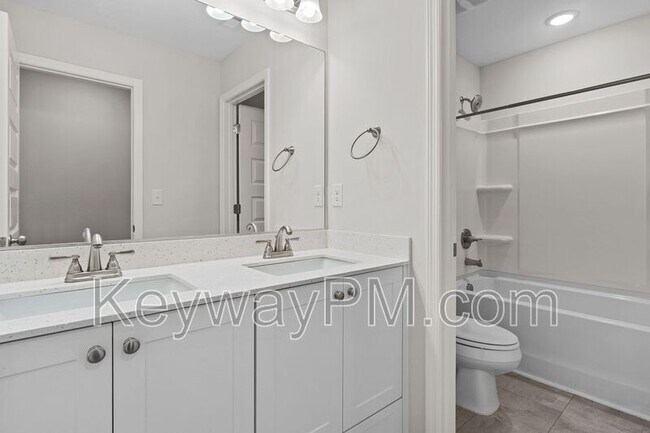 Building Photo - 2074 Limerick Ct