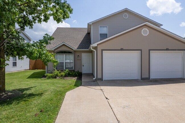 Primary Photo - 2412-2414 Calder Ct.