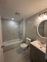 Building Photo - 407 Moir St