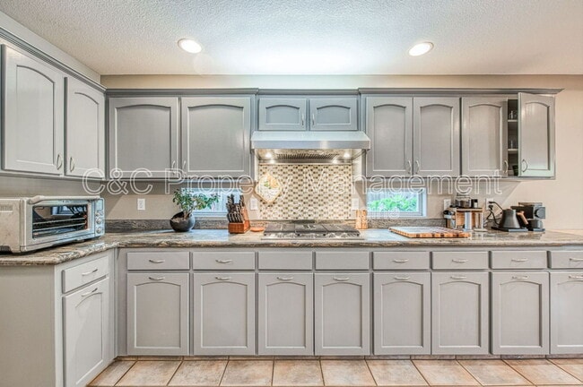 Building Photo - 1621 E Ticonderoga Dr