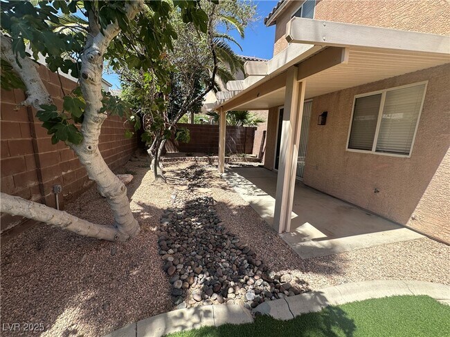 Building Photo - 2635 Cottonwillow St