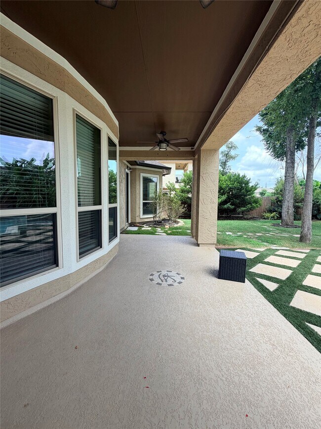 Building Photo - 5423 Lachlan Springs Ln