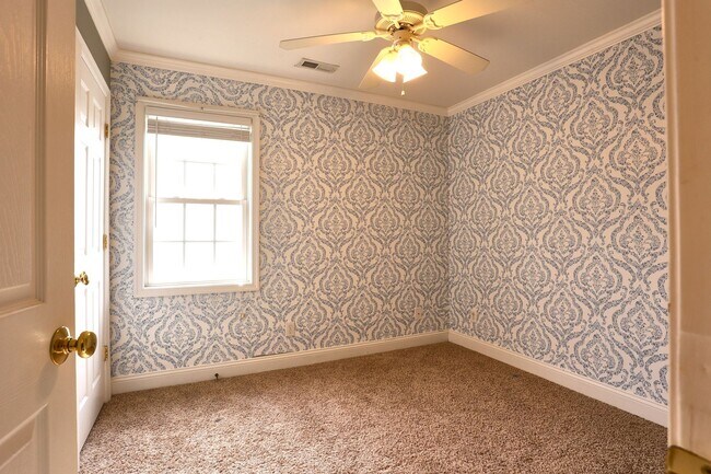 Building Photo - 314 Wyndhurst Dr