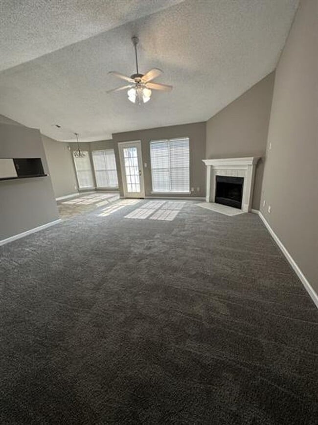 Building Photo - Charming 3-Bedroom Home in Cordova – Styli...
