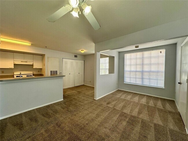 Building Photo - 1610 Columbia Arms Cir