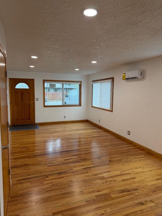 Building Photo - 1702 Winchell Ave