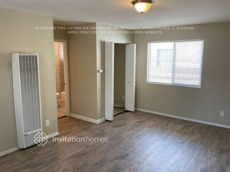 Building Photo - 1905 E Palmer St