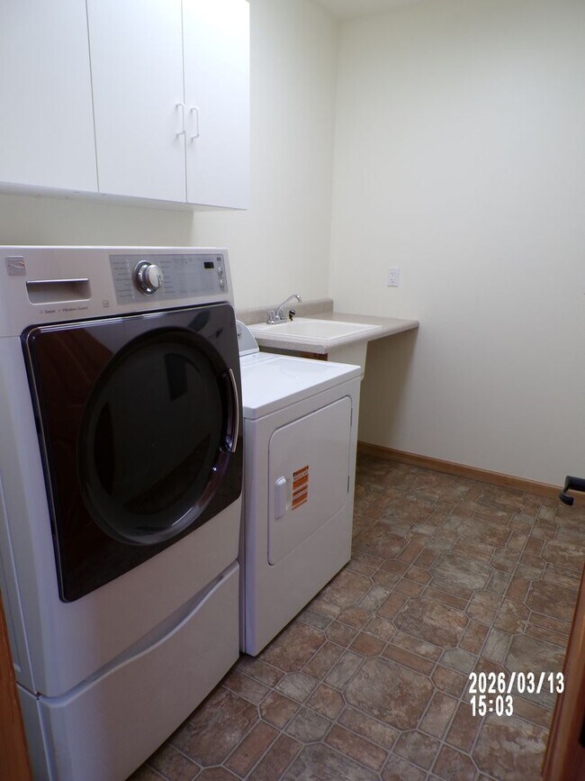 Building Photo - 4510 NW Queens Ave