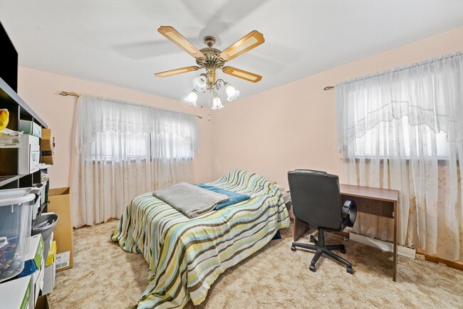 Building Photo - 8819 N Wisner St