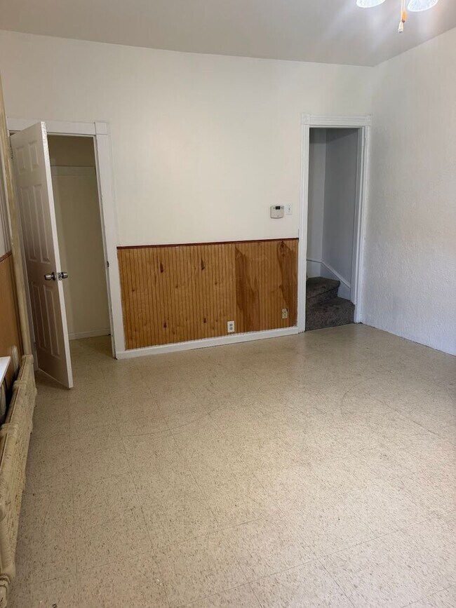 Building Photo - 450 S 18th St