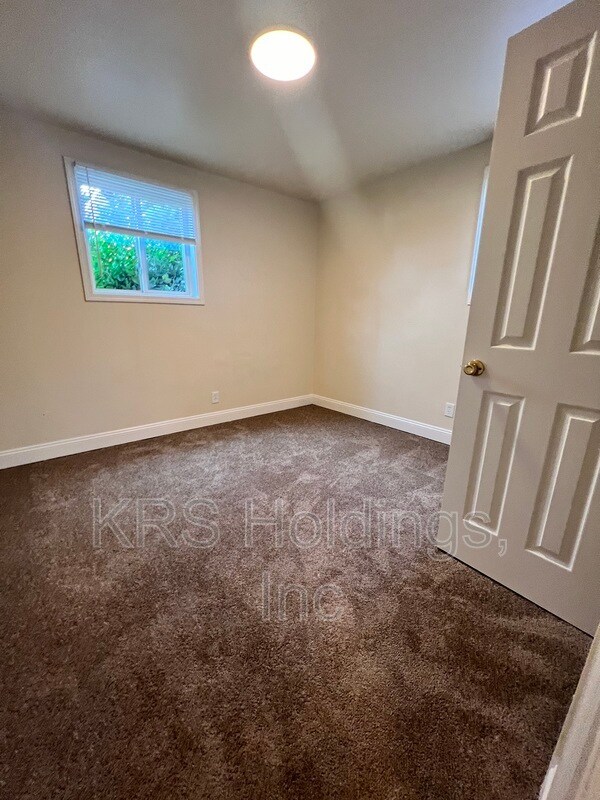 Primary Photo - 2104 Phaup St