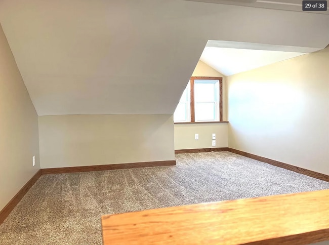 Building Photo - 523 S Washington St