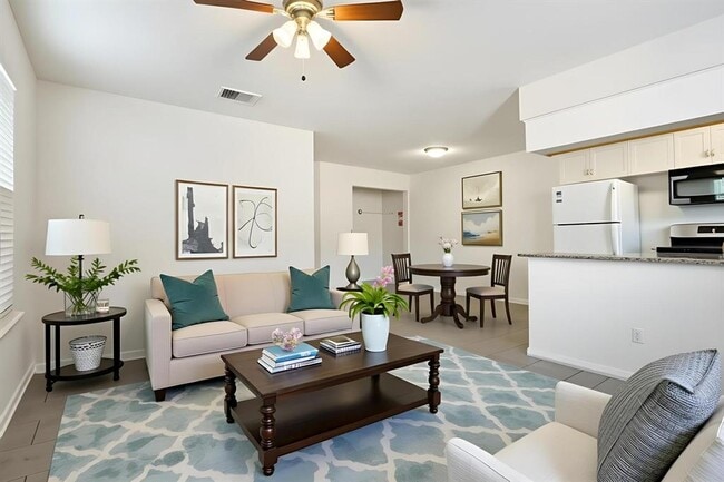 Building Photo - 1115 Brookswood Ave