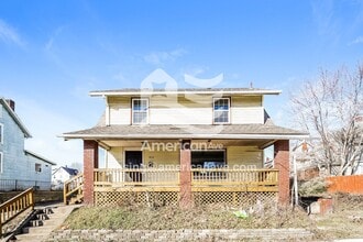 Building Photo - 913 Bedford Ave SW