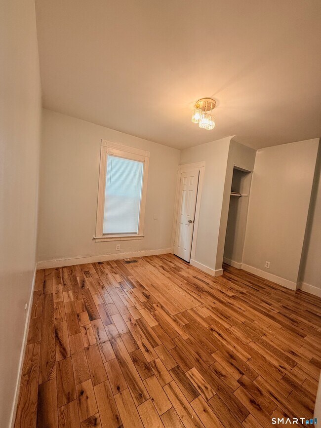 Building Photo - 28 Cassius St