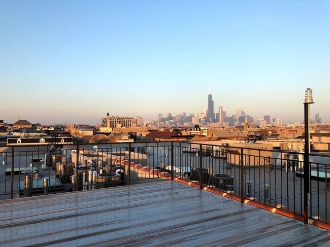 Building Photo - 1432 W 21st St