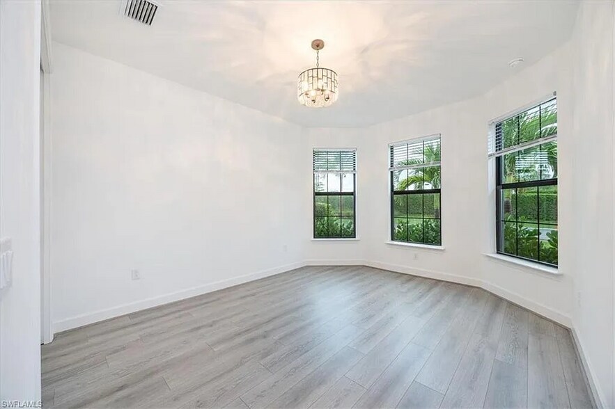 Building Photo - 10335 Ventana Ln
