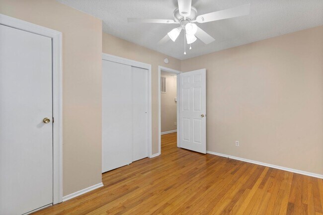 Building Photo - Northwoods Cutie!