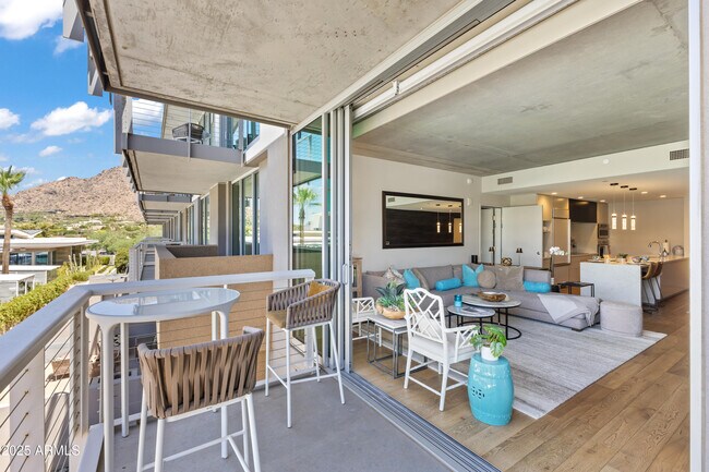 Building Photo - 5455 E Lincoln Dr