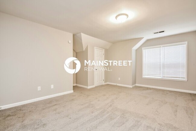 Building Photo - 4 Bedroom Pet-Friendly Home in COVINGTON, GA with Main Street Renewal