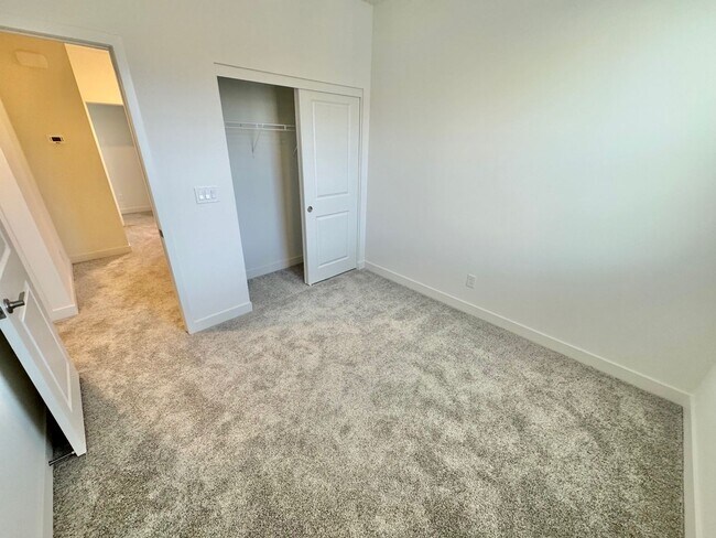 Building Photo - MOVE IN SPECIAL WITH THIS BEAUTIFUL BRAND NEW HOME: 3-BEDROOM HOME IN SUMMERLIN RESIDENCE