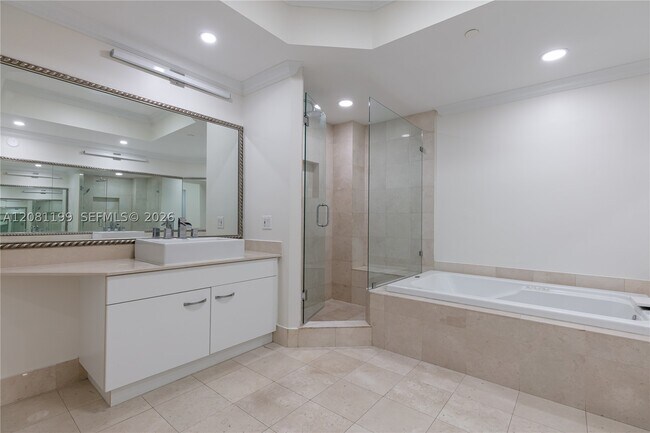 Building Photo - 21150 Point LPH 2902