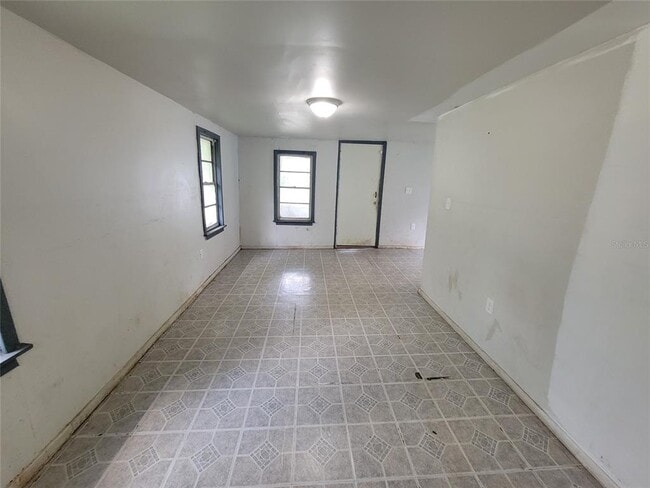 Building Photo - 14052 Railroad Ave