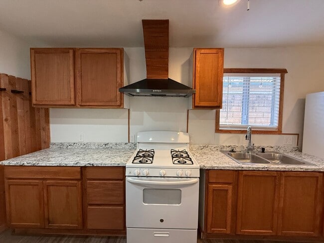 Building Photo - NEW Beautiful 3 Bedroom 1 Bath ADU - Furnished (Unfurnished Negotiable)