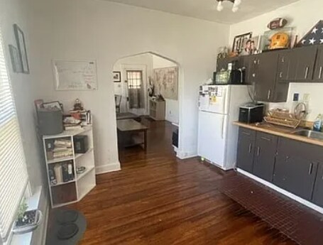 Building Photo - 1208 S Lincoln St