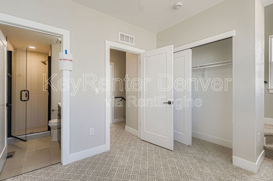 Building Photo - 4100 E Warren Ave