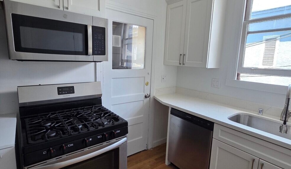 Building Photo - 2720 College Ave