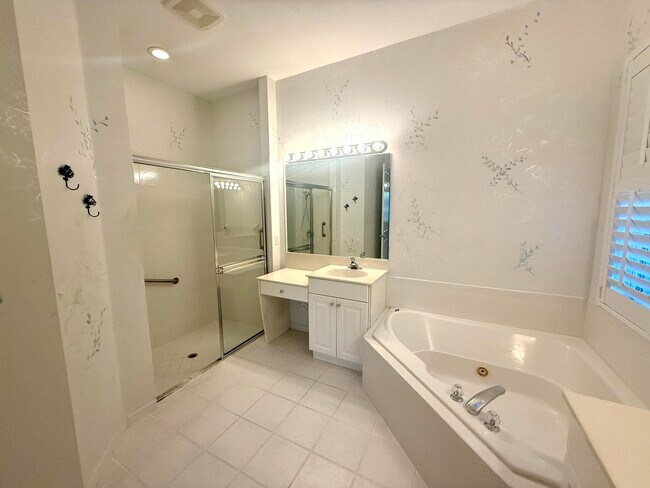 Building Photo - 9041 Bay Harbour Cir