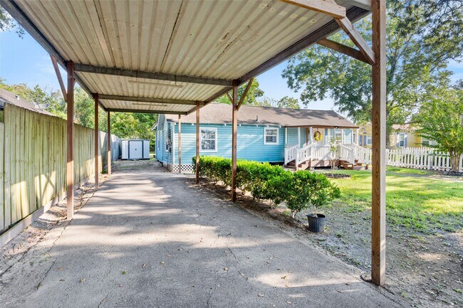 Primary Photo - 202 W Jordan St