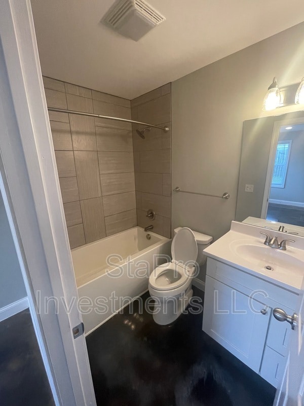 Building Photo - 65 McMurtry Rd