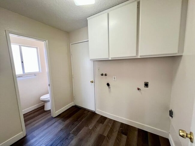 Building Photo - Welcome to your new home in the heart of Pacific Beach!