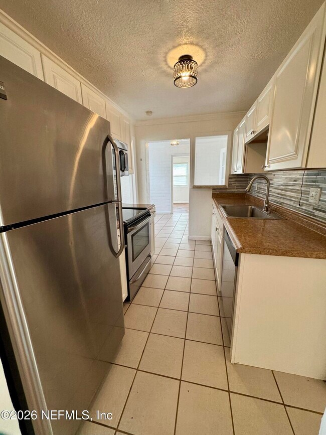 Building Photo - 288 Boylston Ave